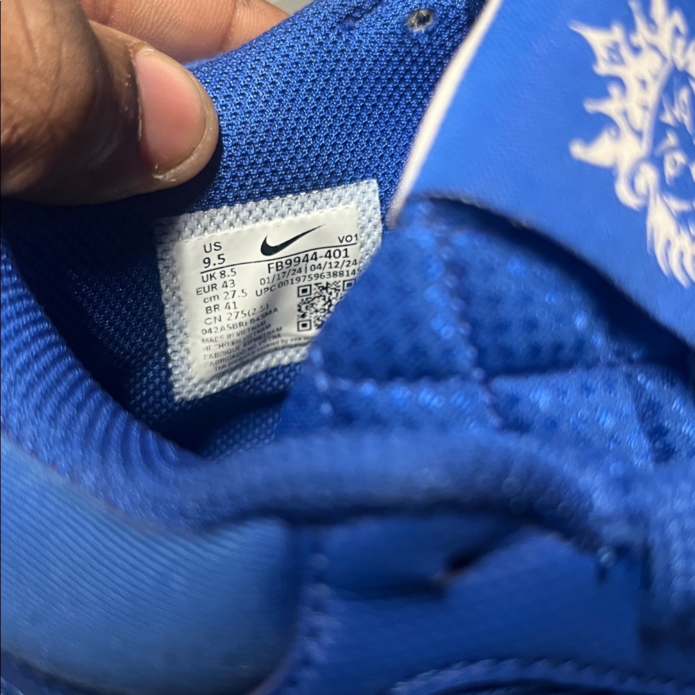 Basketball shoes - Picture 6 of 6